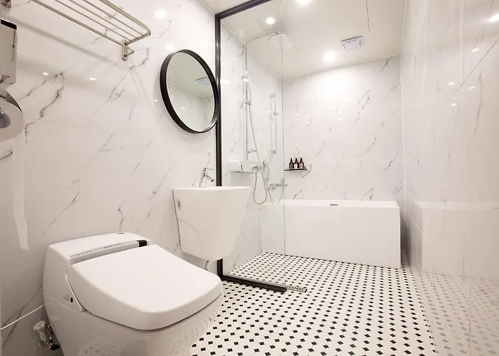 Brown-dot Choeup Hotel