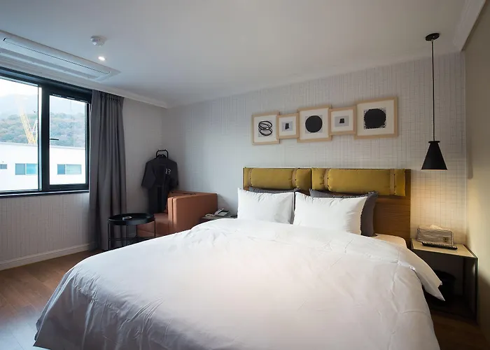 Brown-dot Choeup Hotel Busan