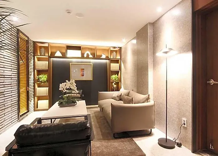 Brown-dot Choeup Hotel 2*
