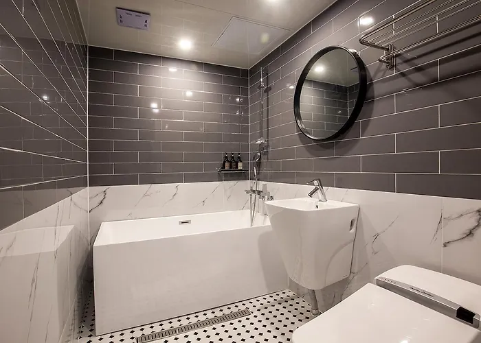 Brown-dot Choeup Hotel 2*