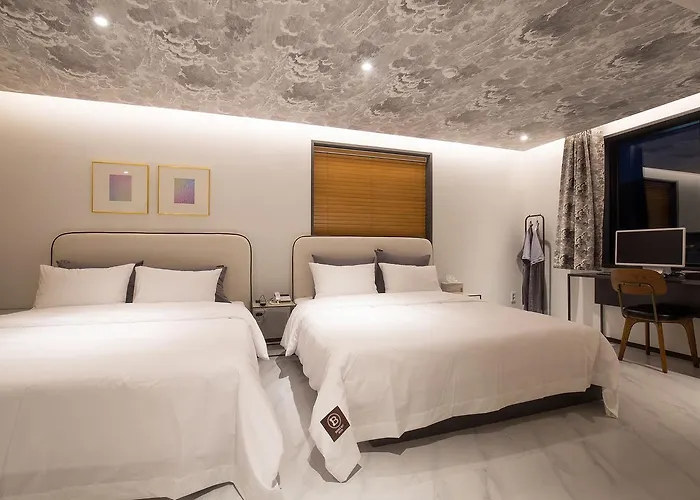 Hotel Brown-dot Choeup 2*