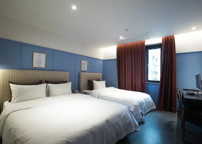 Brown-dot Choeup Hotel