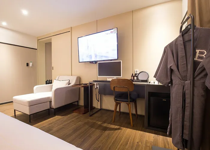 Hotel Brown-dot Choeup 2*